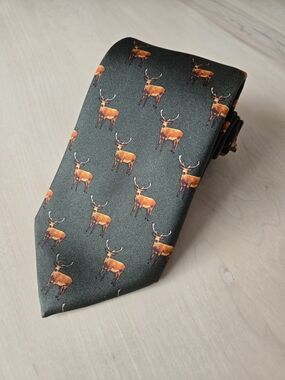NEW! Green Stag Pattern Tie